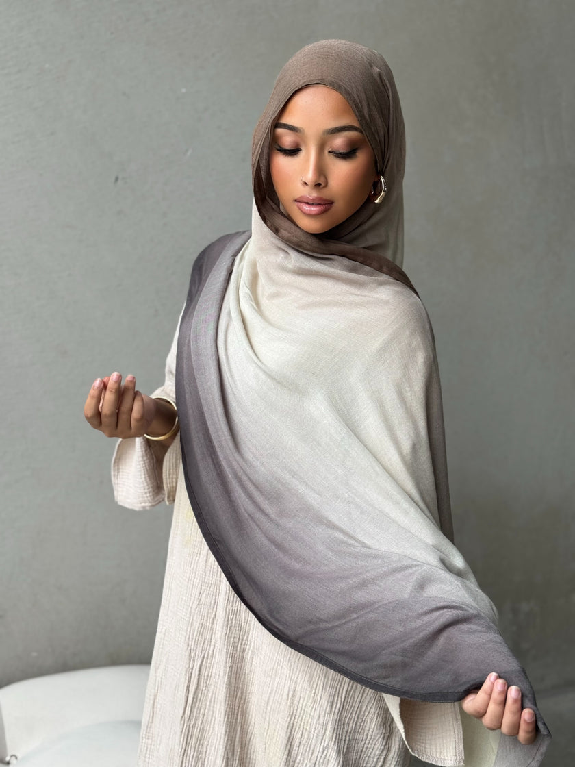 Luna Ombrè Hijab.                      3 left